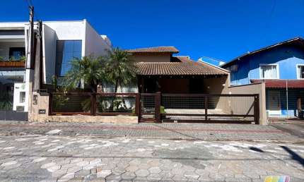 Casa com 3 quartos à venda na Rua Tókio, Itaguaçu, São Francisco do Sul