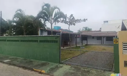 Casa com 3 quartos à venda na Rua Paris, Itaguaçu, São Francisco do Sul