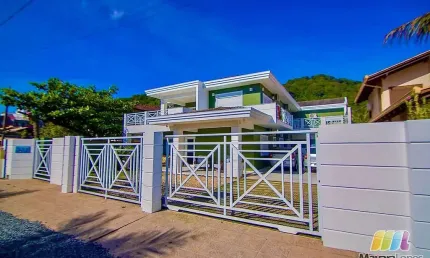 Casa com 6 quartos à venda na Rua Madri, Itaguaçu, São Francisco do Sul