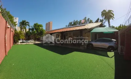 Casa Alto Padrão à Venda no Dionisio Torres em Fortaleza/CE