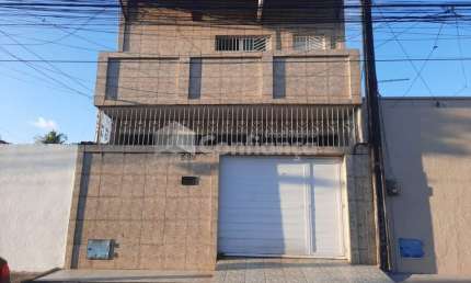 Casa Duplex à Venda no bairro Padre Andrade em Fortaleza/CE