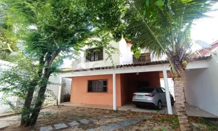 Casa Duplex à Venda no bairro Canindezinho em Fortaleza/CE