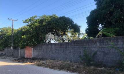 Terreno à venda na Rua Horacio Menezes Pires, 342, Vereda Tropical, Aquiraz