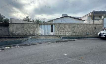 Casa com 3 quartos à venda na Rua Abílio Martins, 1730, Pici, Fortaleza