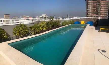 112932 Lindo Apartamento Mobiliado e Decorado com Varanda em condomínio com Lazer