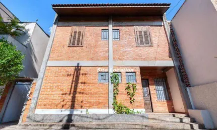 121364 Casa tipo para venda com 3 quartos, sendo 1 suíte, 230m²