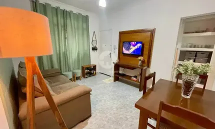 Ótimo apartamento 02 Dormitórios - Térreo – 900 m da praia - Embaré – Santos SP