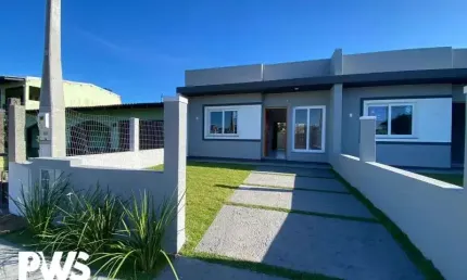 Casa geminada à venda, no bairro Jardim Atlântico, em Tramandaí