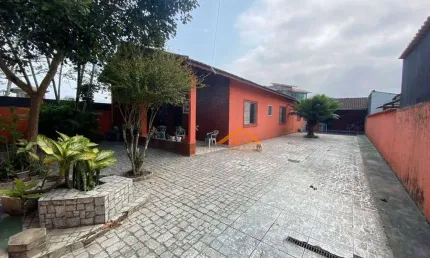360m² de Conforto: Amplo Imóvel na Praia de Mongaguá