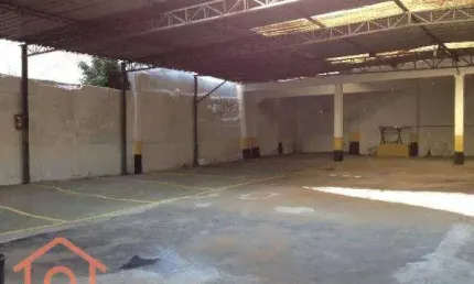 Predio comercial com 2 apartamento e um estacionamento de 538 m2 a venda na aclimação ! aceita permuta de 50%.