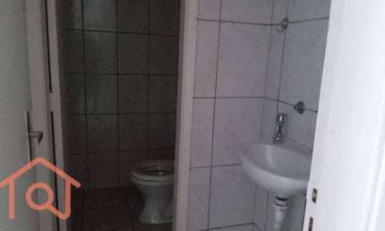 Sala comercial a venda ou para alugar proximo ao metrô Conceição.