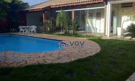 Casa com 3 dormitórios, piscina, churrasqueira, jardim  - Parque Universitário - Franca/SP