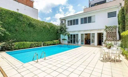 Espetacular casa 4 quartos, suite, 4 vagas, piscina, quintal - Brooklin