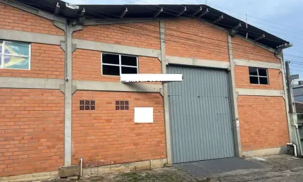 Galpão para Locação em Camboriú, Tabuleiro, 2 banheiros
