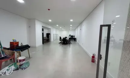 Ponto Comercial para Locação em Balneário Camboriú, Centro, 1 banheiro