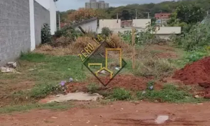 Terreno à venda no Jardim Nicéia, Bauru 