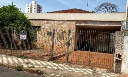 Casa com 3 quartos à venda na Vila Cardia, Bauru 