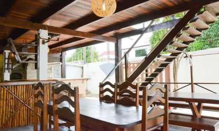 Casa Charmosa mais 8 Suítes Independentes – Potencial Máximo em Ponta Negra