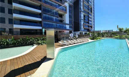 Apart. no Cond. Duo Capim Macio c/ 137 m², 3 suítes, andar alto, lado sombra, linda vista