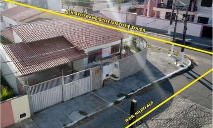 Casa de esquina mais Ponto Comercial em Capim Macio!