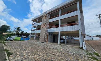 OPORTUNIDADE – Prédio com 4 apartamentos de (86m² cada) + área de lazer + casa com restaurante