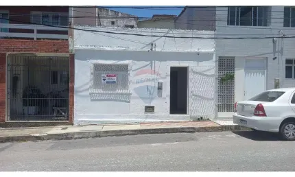 Casa com 3 quartos para alugar na Rua Pinto Martins, 860, Areia Preta, Natal
