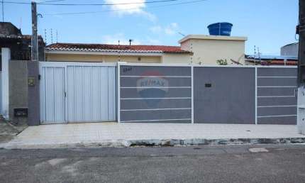 Casa com 3 quartos à venda na Rua Padre Diogo Feijó, 3541, Candelária, Natal