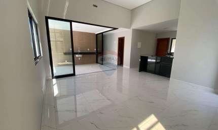 Sofisticação e Segurança: casa alto padrão em condomínio fechado, com 3 quartos, pronta para morar em Cajupiranga