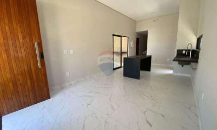 Casa com 3 quartos, sendo duas suítes, em condomínio com acabamento alto padrão, em Cajupiranga