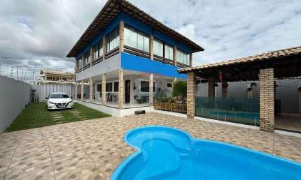Casa com 03 Quartos e área de lazer com piscina na Praia de Cotovelo: