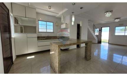 Casa Duplex com 2 Suítes e Excelente Espaço Externo – Apenas R$ 195.000,00 (somente à vista)