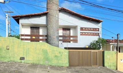 Casa com 3 quartos para alugar na Avenida Miguel Alcides de Araújo, 1889, Capim Macio, Natal