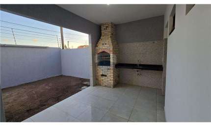 Casa moderna com espaço gourmet e segurança no Caminho do Sol – 3 quartos, sendo 1 suíte