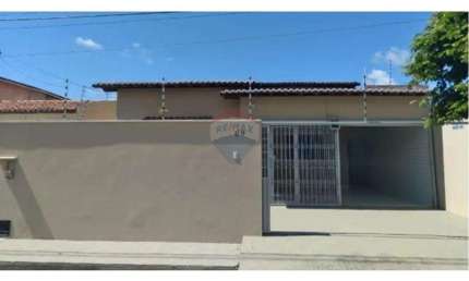 Casa Ampla e Segura para Locação em Nova Parnamirim – Localização Privilegiada!