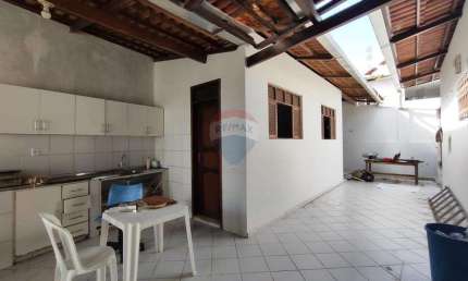 Casa a Venda com 3 Quartos, sendo 3 Suítes - em Candelária