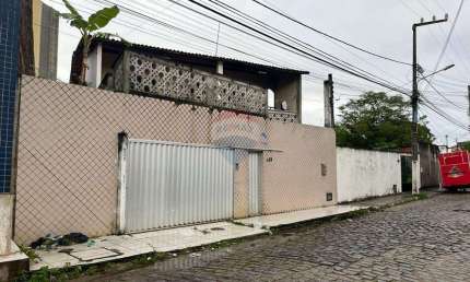 Casa Duplex com Kitnet a 500m da Praia de Ponta Negra – Ideal para Moradia, Investimento ou Renda Extra