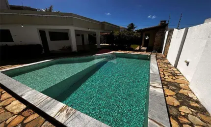 Casa para locação de 4 quartos com suítes + 1 escritório em Candelária - R$ 4.200,00