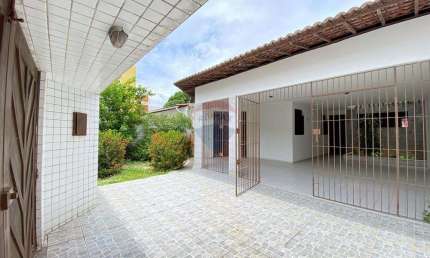 Casa com 3 quartos à venda na Rua Historiador Tobias Monteiro, 2054, Lagoa Nova, Natal