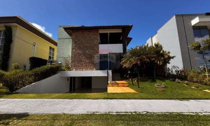 Alto padrão, conforto e sustentabilidade em um só lugar: casa à venda no condomínio Alphaville Pium.