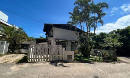 Casa com 4 quartos à venda na Servidão Família Nunes, 377, Campeche, Florianópolis por R$ 990.000