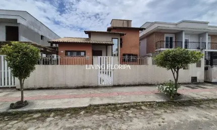 Casa com 3 quartos à venda na Rua Grumixama, 97, Campeche, Florianópolis por R$ 1.950.000