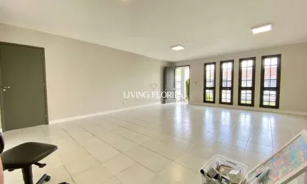 Casa com 3 quartos à venda na Cônego Thomaz Fontes, 109, Santa Mônica, Florianópolis por R$ 1.950.000