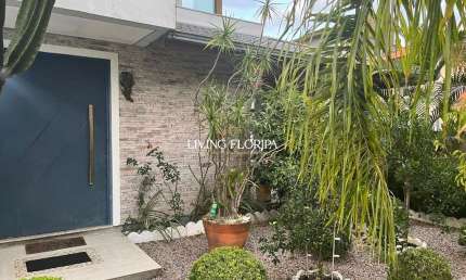 Casa com 4 quartos à venda na Servidão dos Artistas, 223, Rio Tavares, Florianópolis por R$ 2.994.000