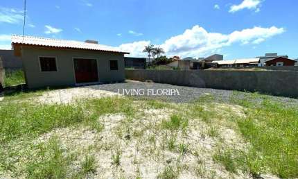 Casa com 2 quartos à venda na Rua do Aviador, 407, Carianos, Florianópolis por R$ 643.000