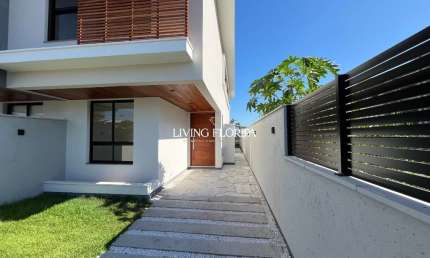 Casa com 3 quartos à venda na Servidão José João Vieira, 3, Campeche, Florianópolis por R$ 1.880.000