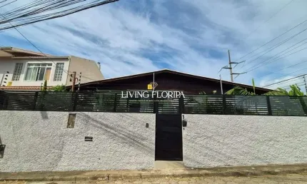Casa com 3 quartos à venda na jessé fialho, 167, saco dos limões, florianópolis por r$ 1.400.000