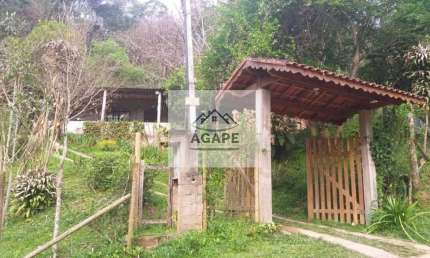 Excelente Chácara com vasto terreno - São Lourenço da Serra