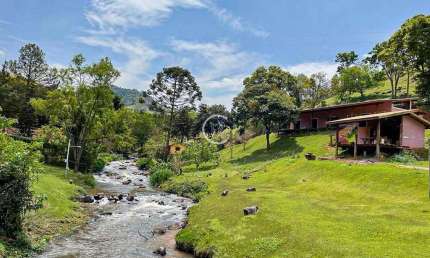 Chácara com 3 dormitórios à venda, 3000 m² por R$ 2.000.000,00 - Ponte Nova - Sapucaí-Mirim/MG