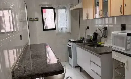 Apartamento 1 dormitório com sacada , 300 mts do mar . ocian