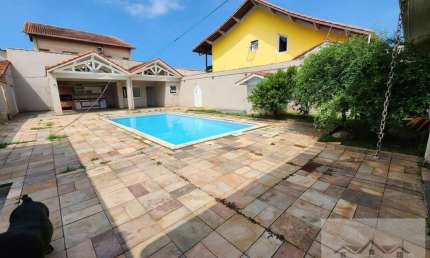 VENDE-SE CASA TÉRREA ISOLADA - CANTO DO FORTE - PRAIA GRANDE